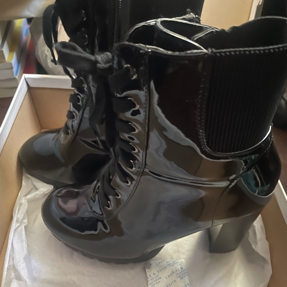 Diva Lounge Boots - Picture 2 of 10